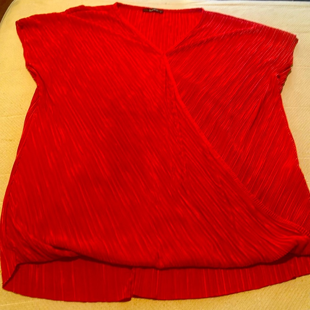 Stunning Red shirt size L Busem brand